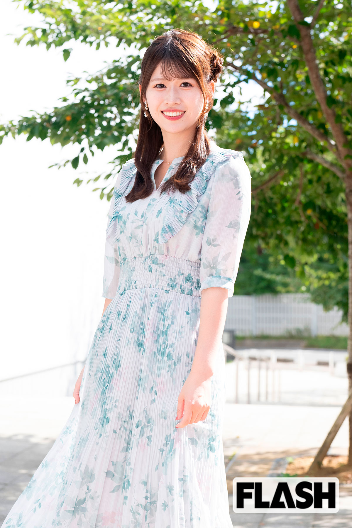 【東北1位】佐藤朱アナ（東北放送）「AKB48で活動していた時期も選抜メンバーに入ったり1位を獲ることがなかったので、アナウンサーになってから3年連続で1位を獲れるなんて……過去の自分に『いいことあるかもしれないから頑張ろう』と伝えてあげたいです（笑）。現在は『ウォッチン！みやぎ』『ひるまでウォッチン！』『サンドのぼんやり〜ぬTV』と、ラジオ番組『佐藤朱の月YOH！あかり』を担当しています。それぞれにやり甲斐があり、充実しています。最近はゴルフを始めて、得意なドライバーの飛距離は160ヤード。スコア100切りを目指してます！　宮城のお酒は美味しいものがたくさんあって、大好きです」（写真・木村哲夫）