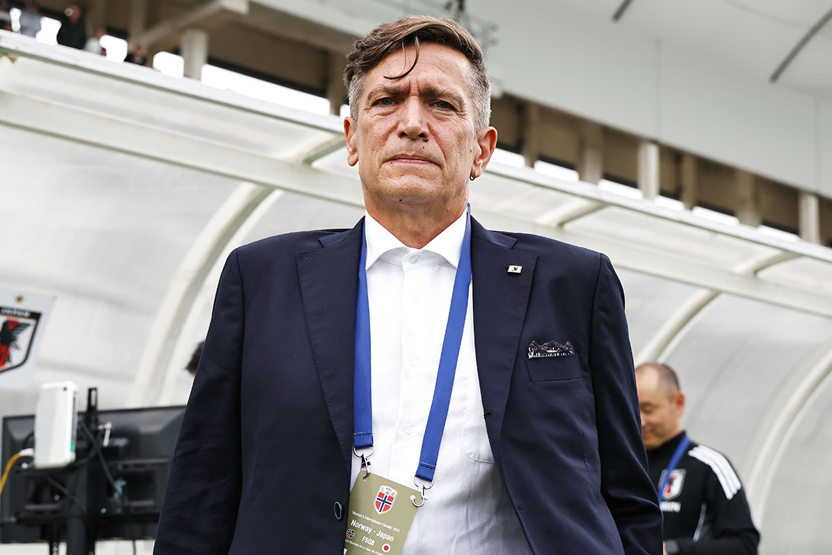 なでしこジャパン、“外国人監督”のSB起用法に疑問の声…“日本の宝”のベンチ起用にも不信感