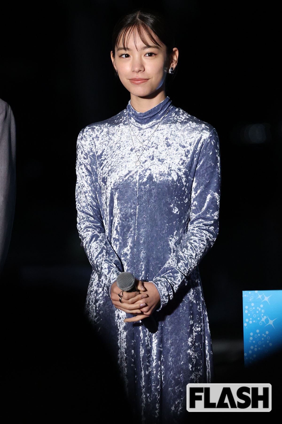 當真あみのドレス姿をキャッチ!新垣結衣、二階堂ふみに続く沖縄出身 “スター候補” の実力とは