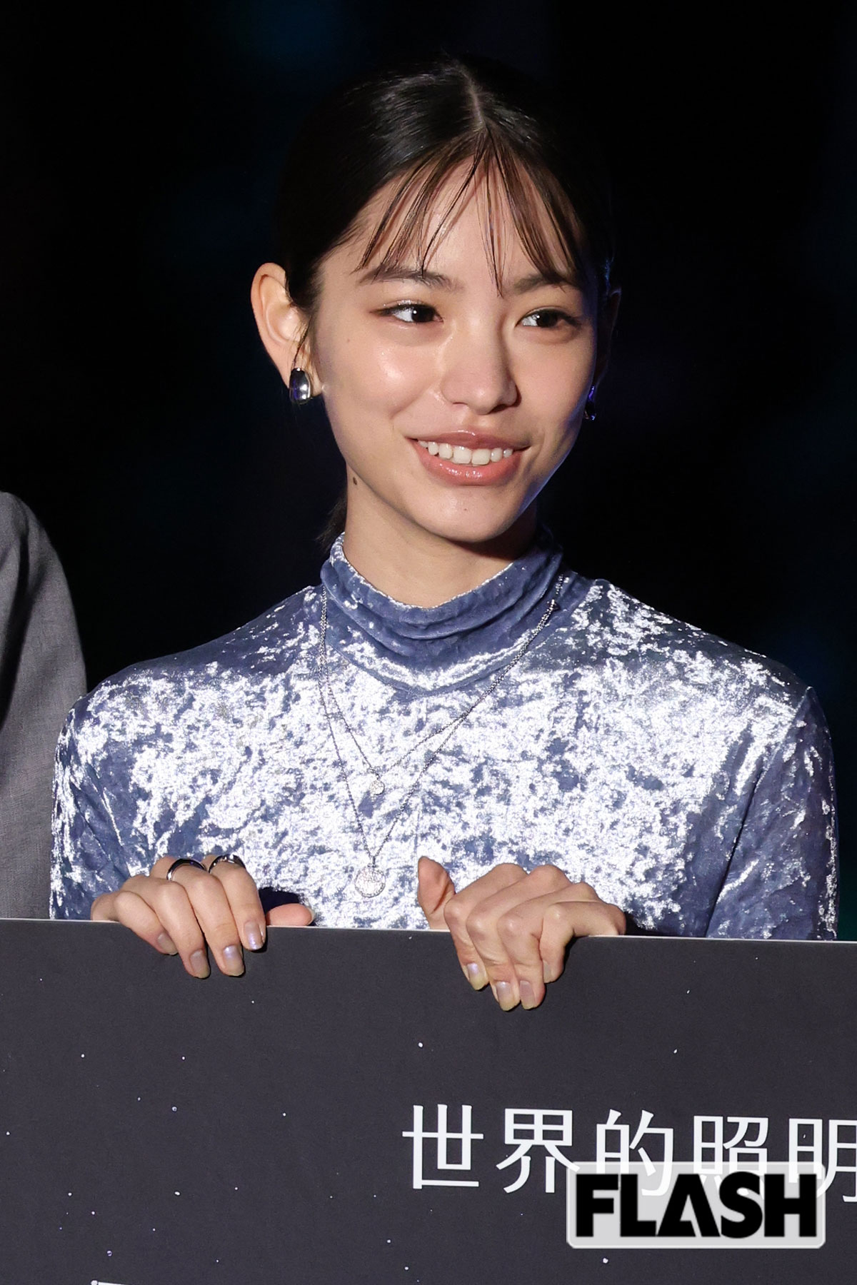 抜群の透明感を持つ當真あみ