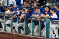 ドジャース「2勝3敗」窮地のなか敵地トロントへ…ロバーツ監督「迷采配」「…