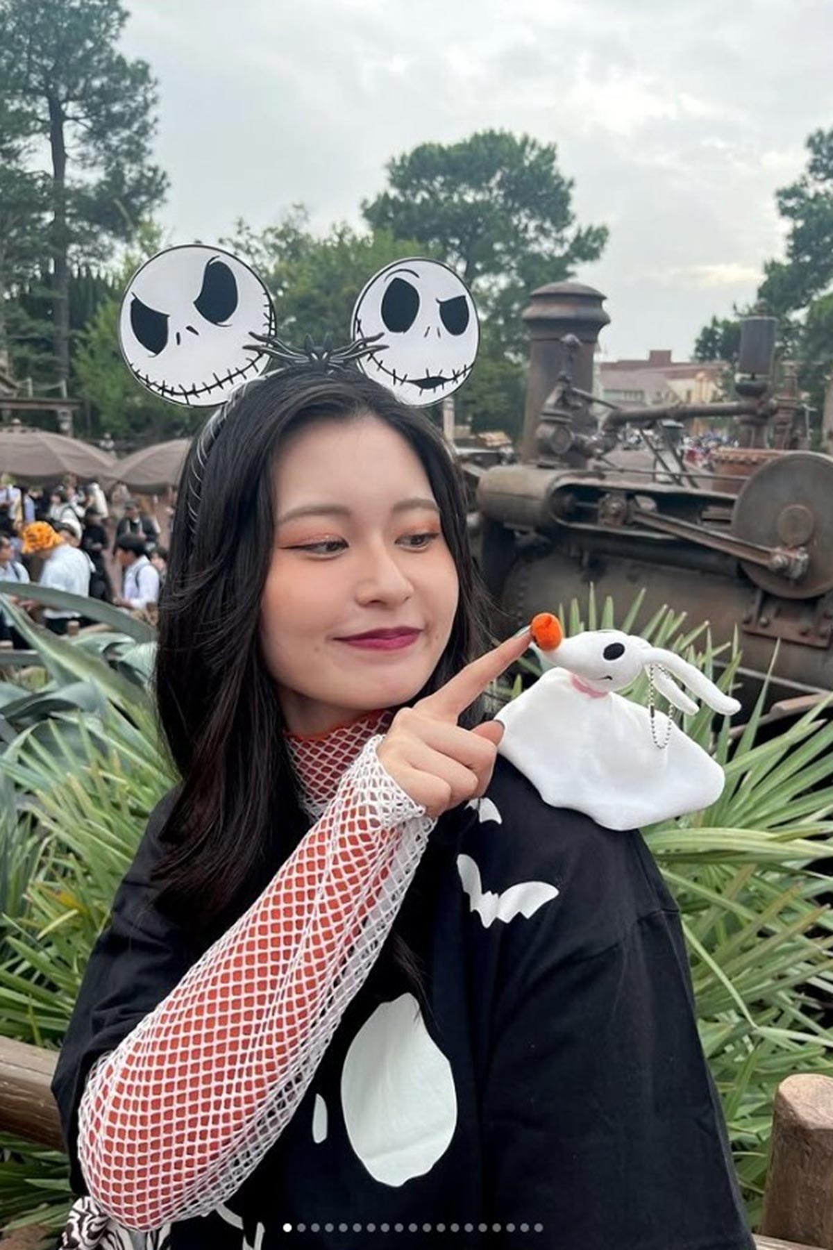 ミセス・若井との熱愛が報じられたグラドル・未梨一花。同時期にNiziUメンバーとの交際が伝えられた（写真・本人Instagramより）