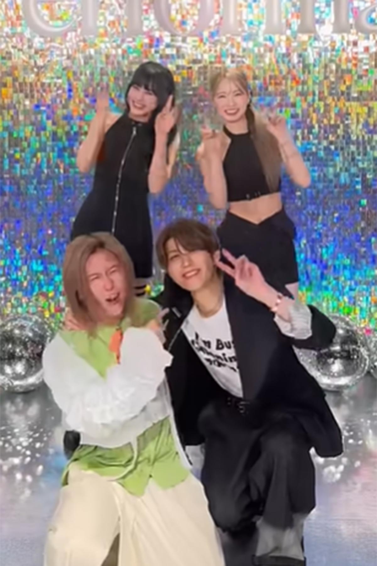 Mrs. GREEN APPLEの公式YouTubeより。左上の女性がNiziUのNINA、右下がMrs. GREEN APPLEのギタリストの若井滉斗だ