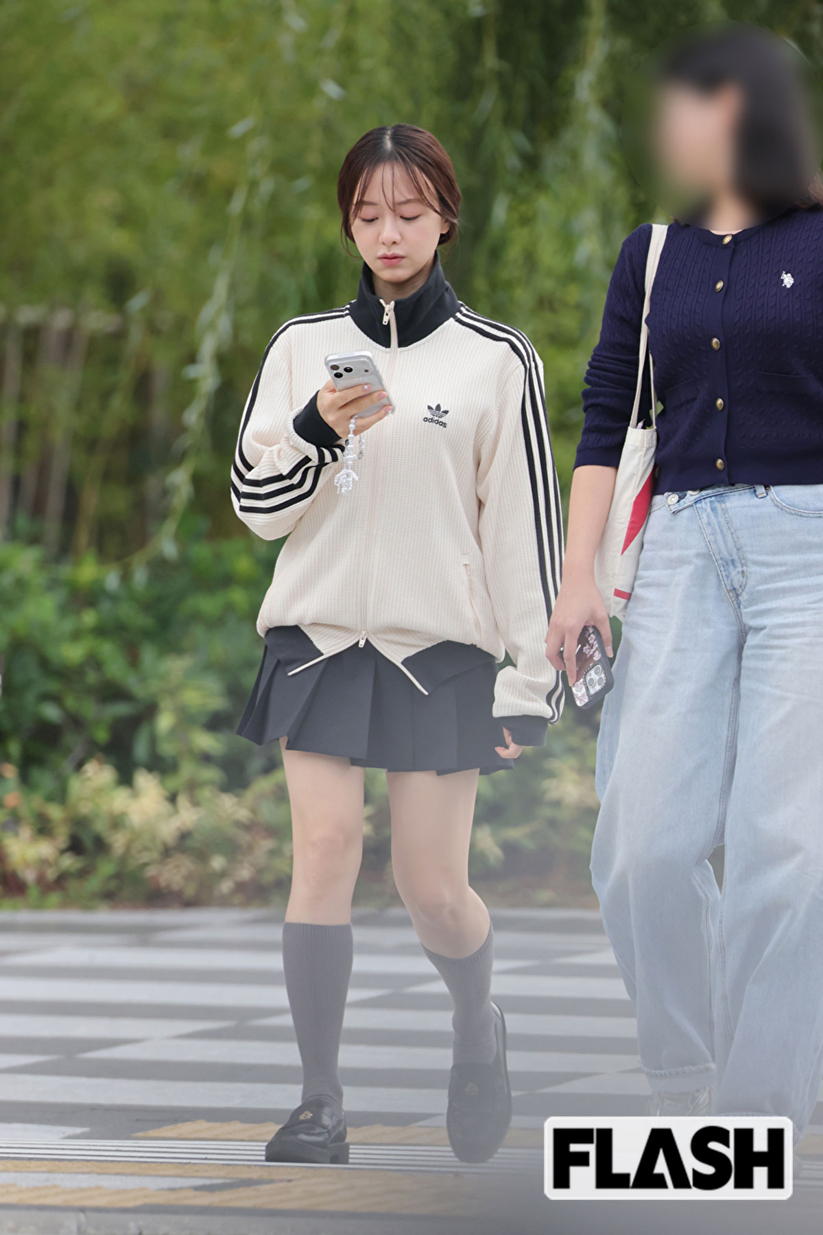 adidasのジャージーでほどよく抜いた私服姿の森香澄