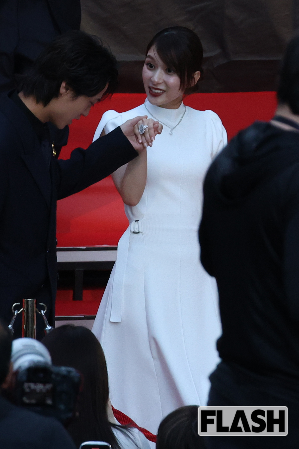 笑顔の芳根京子