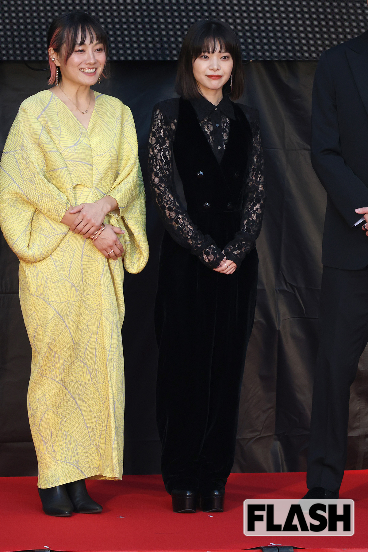 どこか緊張した様子の岸井ゆきの