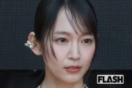 吉岡里帆の大胆デコルテ“漆黒ドレス”にファンも「ヒヤヒヤ」満島ひかり、鈴…