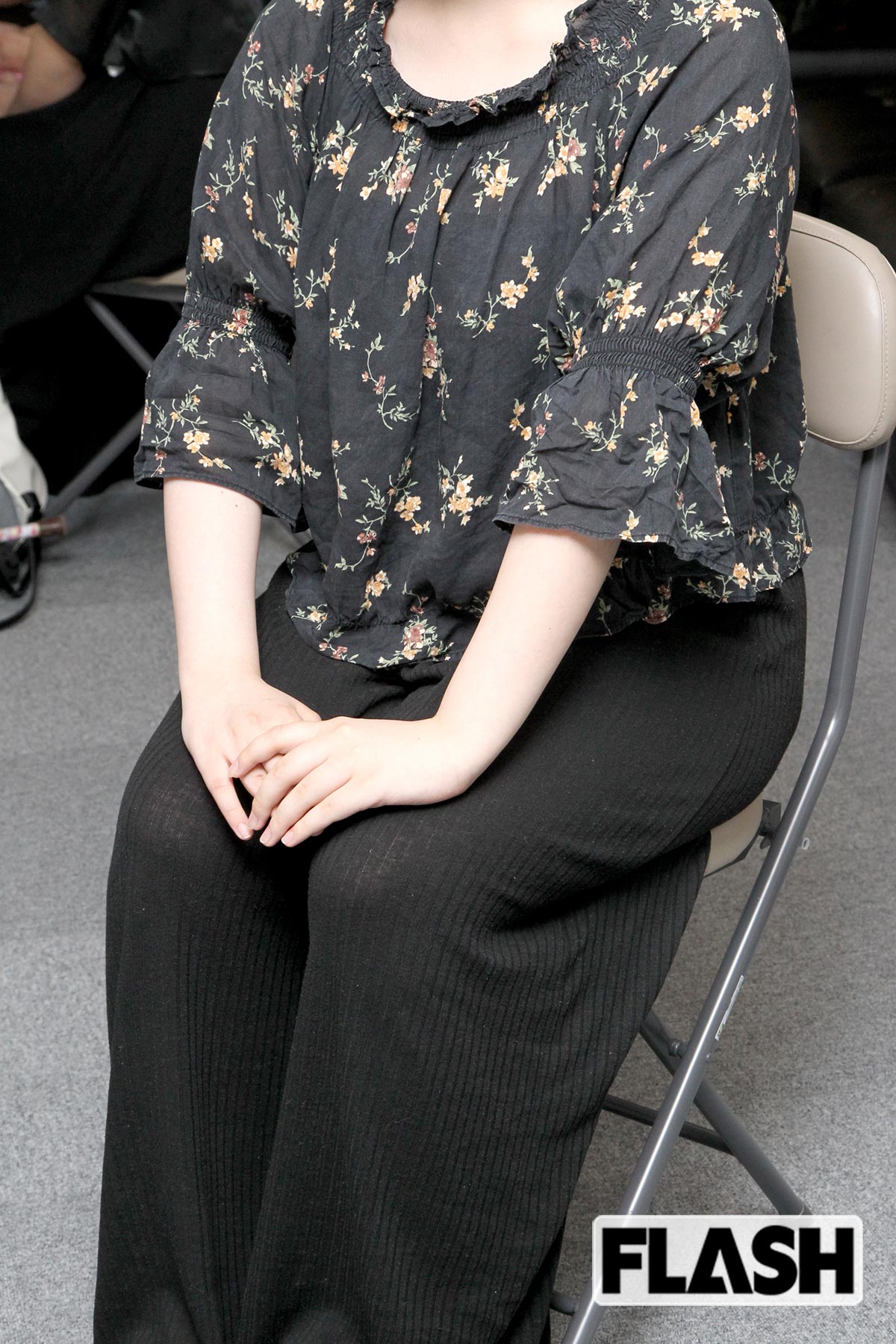 Xから“性加害マッサージ”を受けたCさん。親にも相談できず、ひとりで被害を抱え込んでいるという（写真・金谷千治）