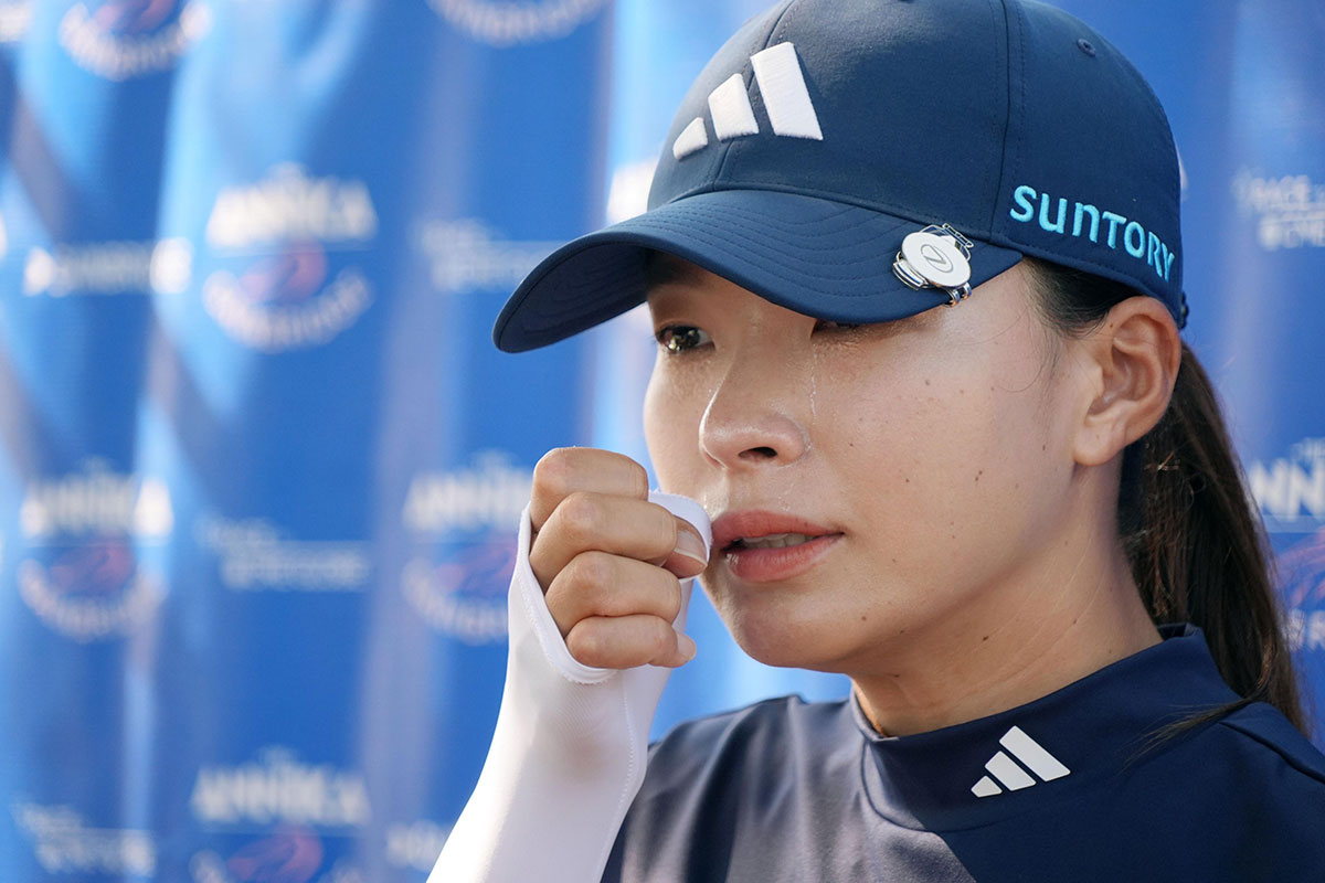 渋野日向子、予選敗退で来季のシード権逃し涙…帰国して“復活の足掛かり”を…