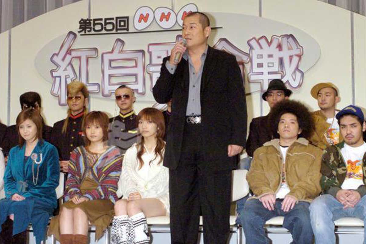 『マツケンサンバII』で大ブレイクし、初の『紅白』出場となった松平健。2021年の『第72回紅白』にも特別企画として再び同曲を熱唱した