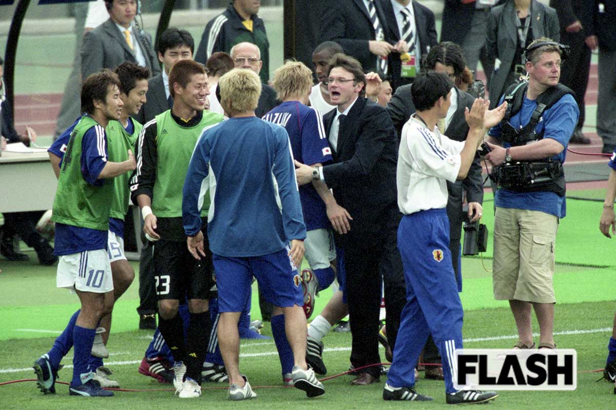 2002年の日韓W杯で、日本代表を率いたトルシエ氏。日本は一次リーグを2勝1分けで突破し、自国開催の大会で初のベスト16入り（写真・馬詰雅浩）