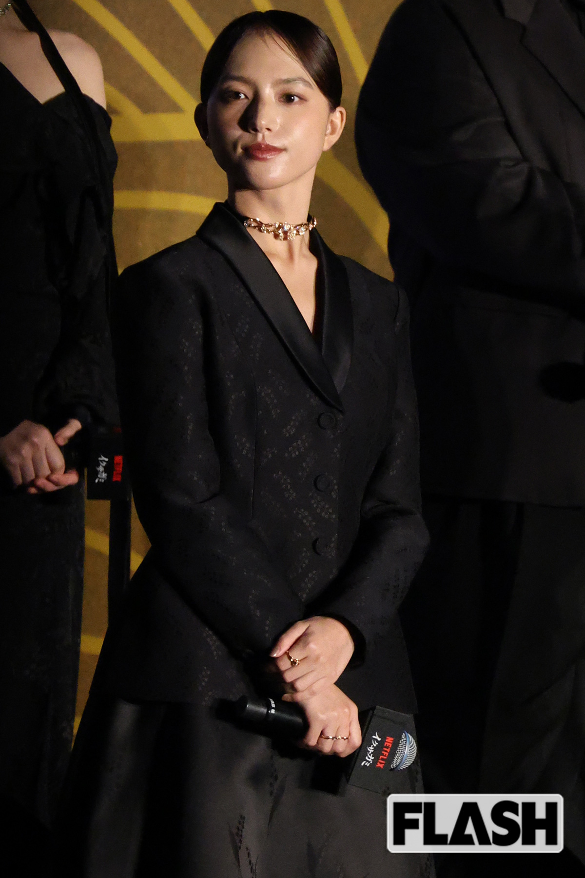 ゴージャスなネックレスが光る清原果耶