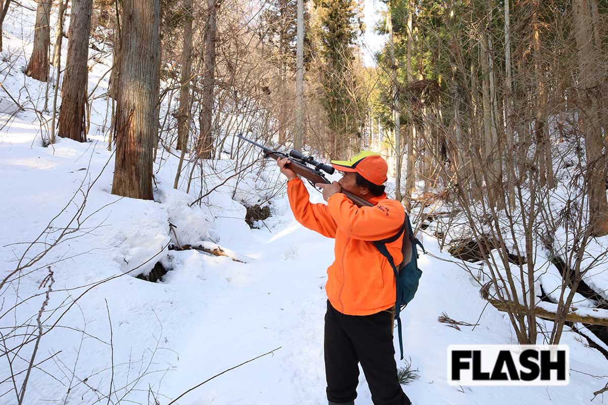 高柳さんは、クマ撃ち歴46年、過去に50頭以上を仕留めた腕利きの猟師だ（高柳さん提供）