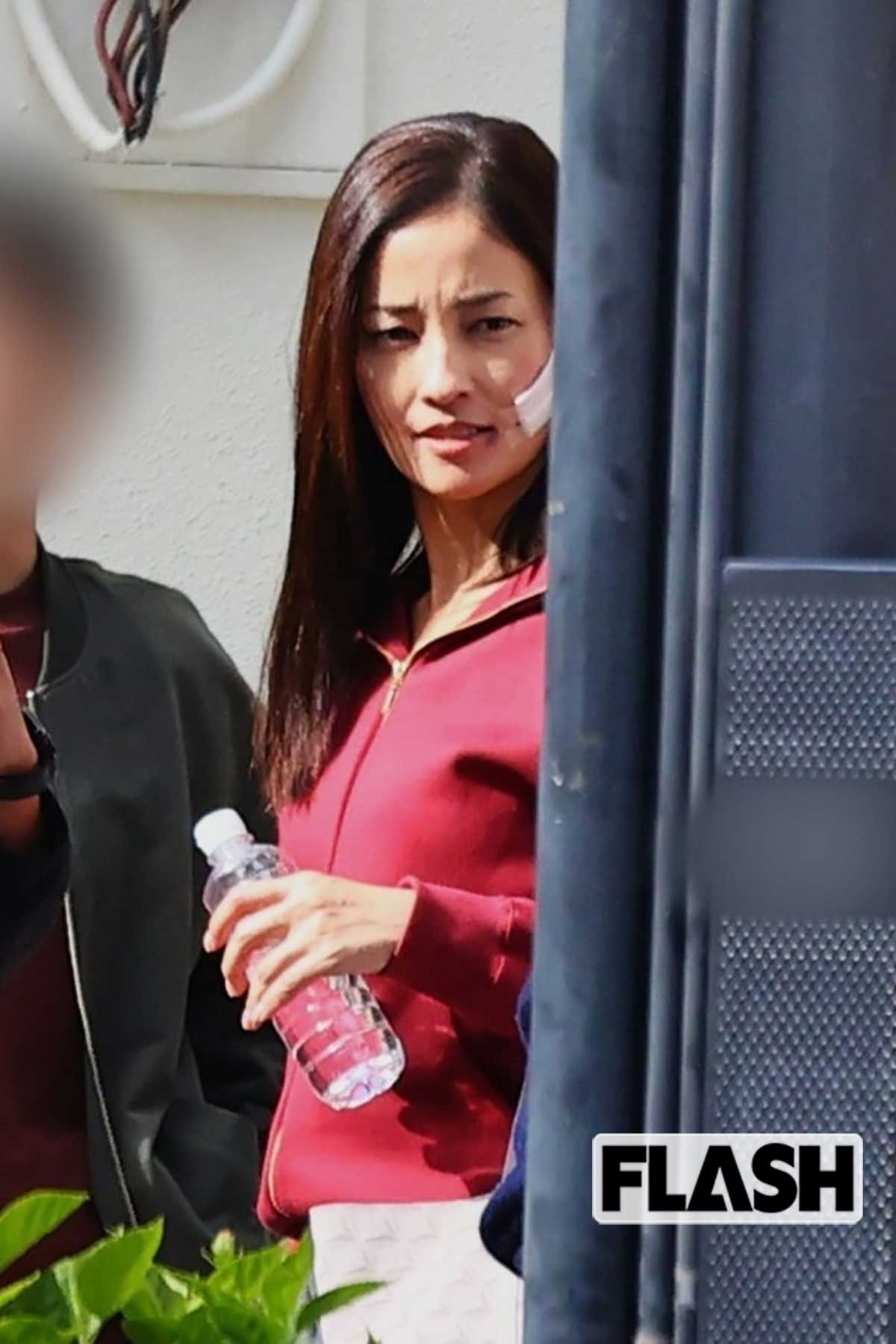 黒木メイサ、ジャージー姿でのドラマロケ姿を目撃！　話題の“芸人”乱入に思わず失笑のハプニングも