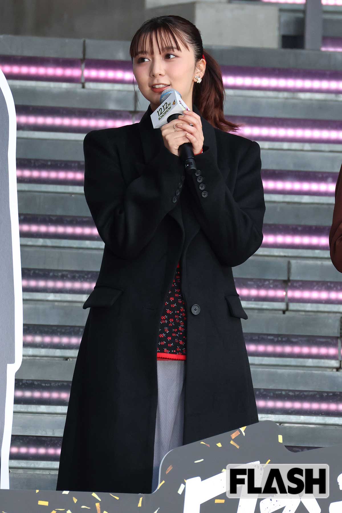 キュートなポニーテールで登場した上白石萌歌