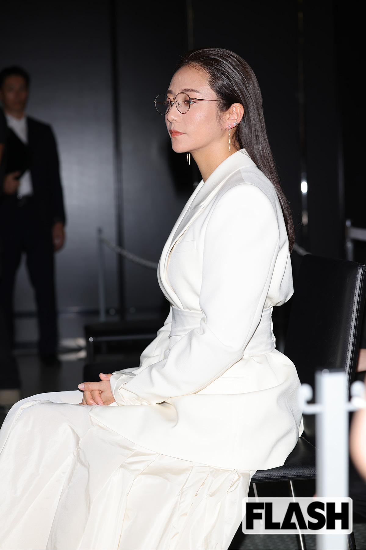 凛々しい横顔の木村文乃