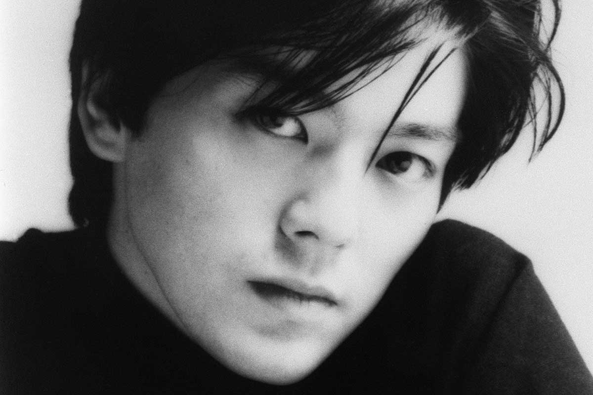 尾崎豊さんの妻が「もうすぐ還暦のお誕生日」墓参り報告で相次いだファンから…