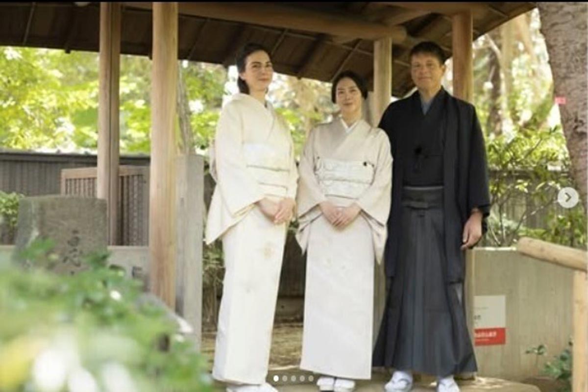 2025年11月29日、夫でヴィオラ奏者のティロ・フェヒナー氏とお茶会に訪れたことを報告した女優の中谷美紀（写真・Miki NakataniのInstagram「mikinakatanioffiziell」より）