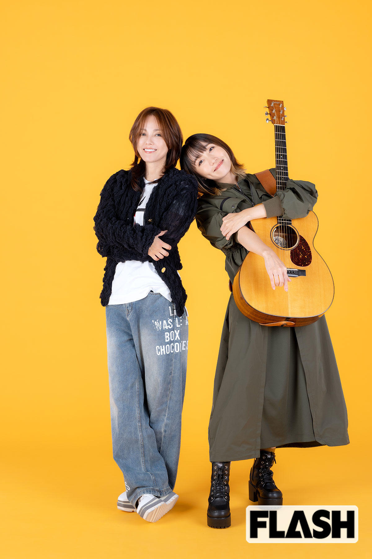 自前のギターを持参して撮影に臨んだ矢井田瞳（写真・福田ヨシツグ）