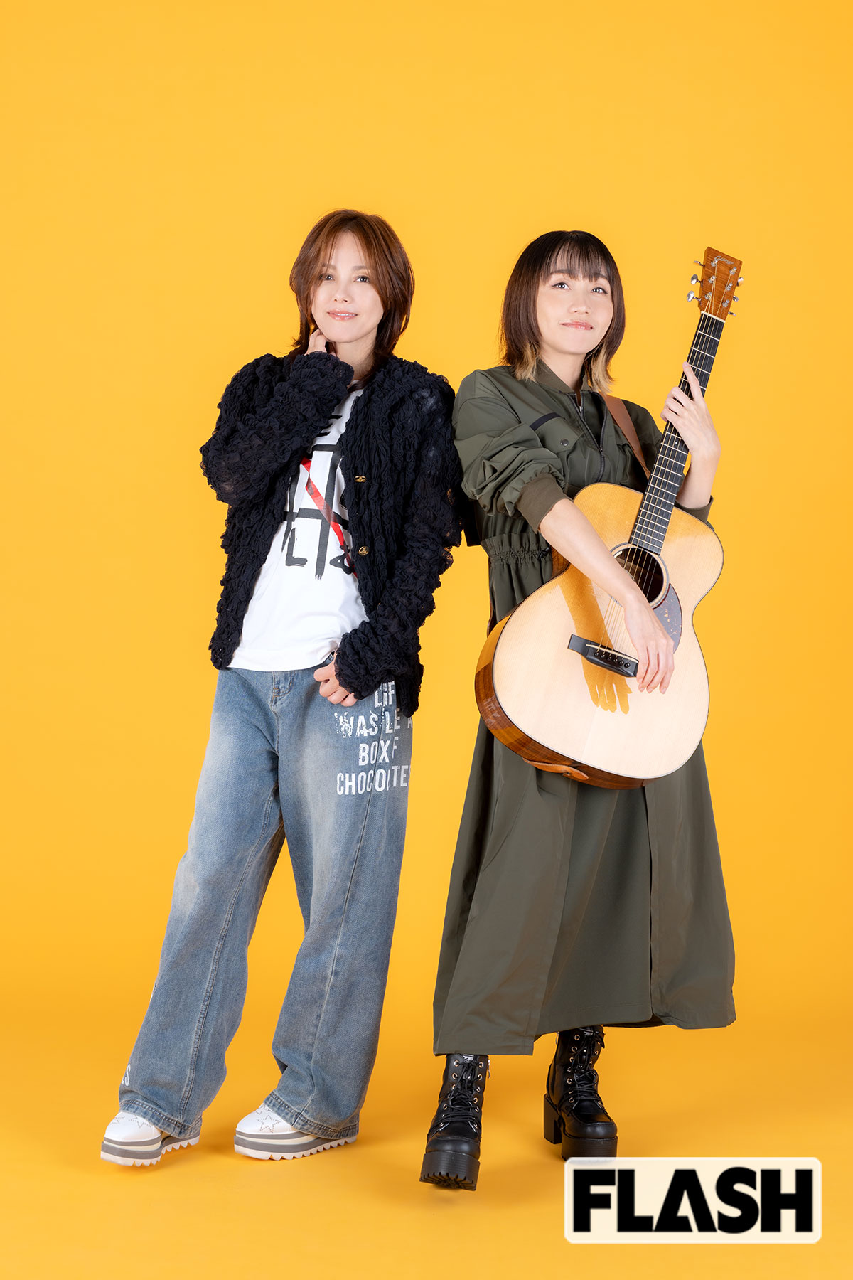 自前のギターを持参して撮影に臨んだ矢井田瞳（写真・福田ヨシツグ）