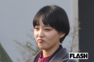 奈緒、新作映画のロケで“若手実力派俳優”と指相撲！かつて婚約カップルを演…