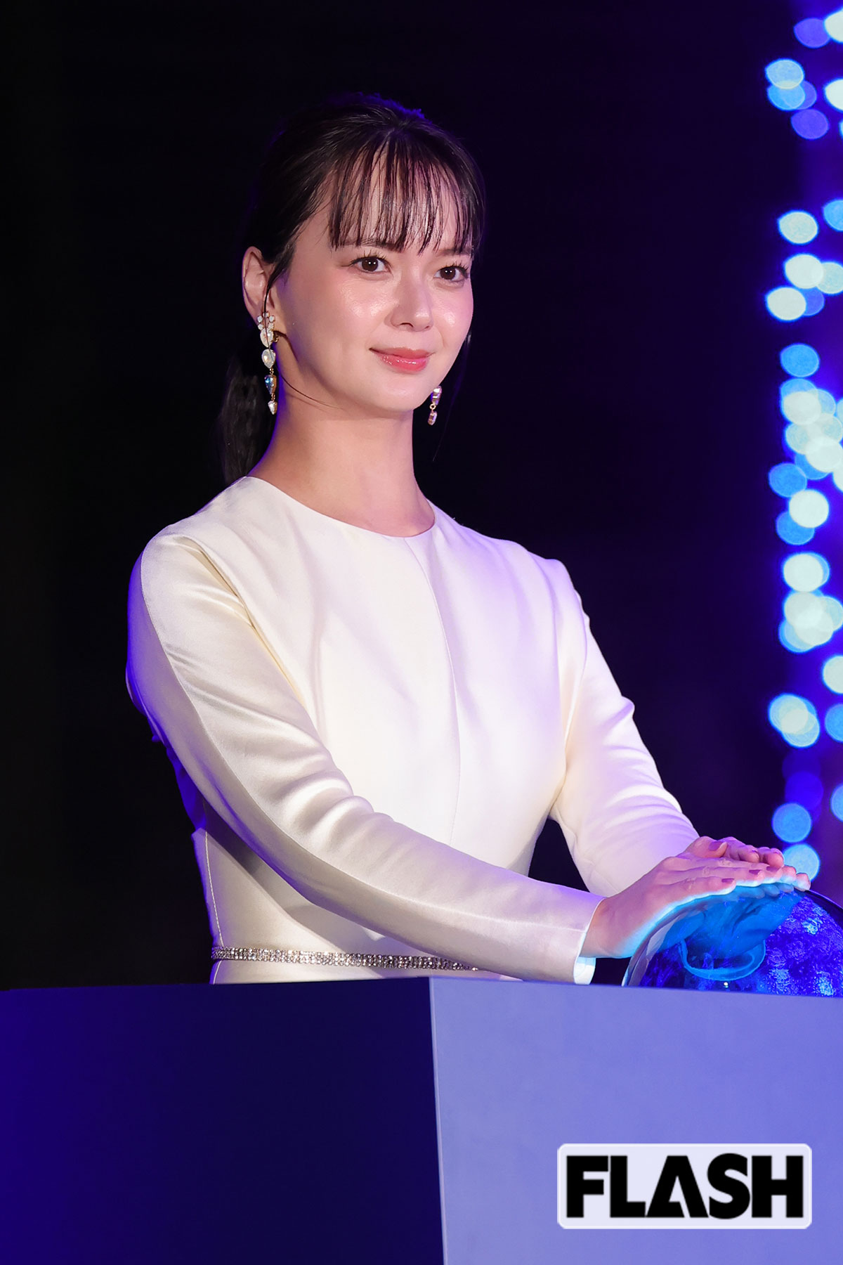 多部未華子 キュートすぎる純白ドレス姿をキャッチ!子ども連れでイベント参加“ママ女優”の多忙ぶり