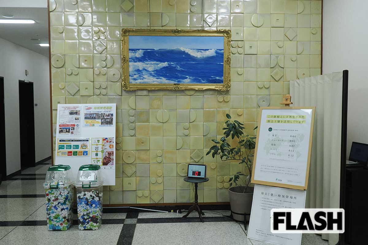 【公明党党本部】党本部玄関ロビー。ここでぶら下がり取材や、囲み会見がおこなわれることもある