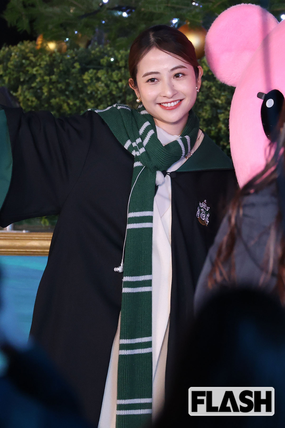 TBS女子アナ2人の『ハリー・ポッター』コスプレ姿! “抜群の対応力”&“体当たり取材の人気者”コンビが局の二枚看板に