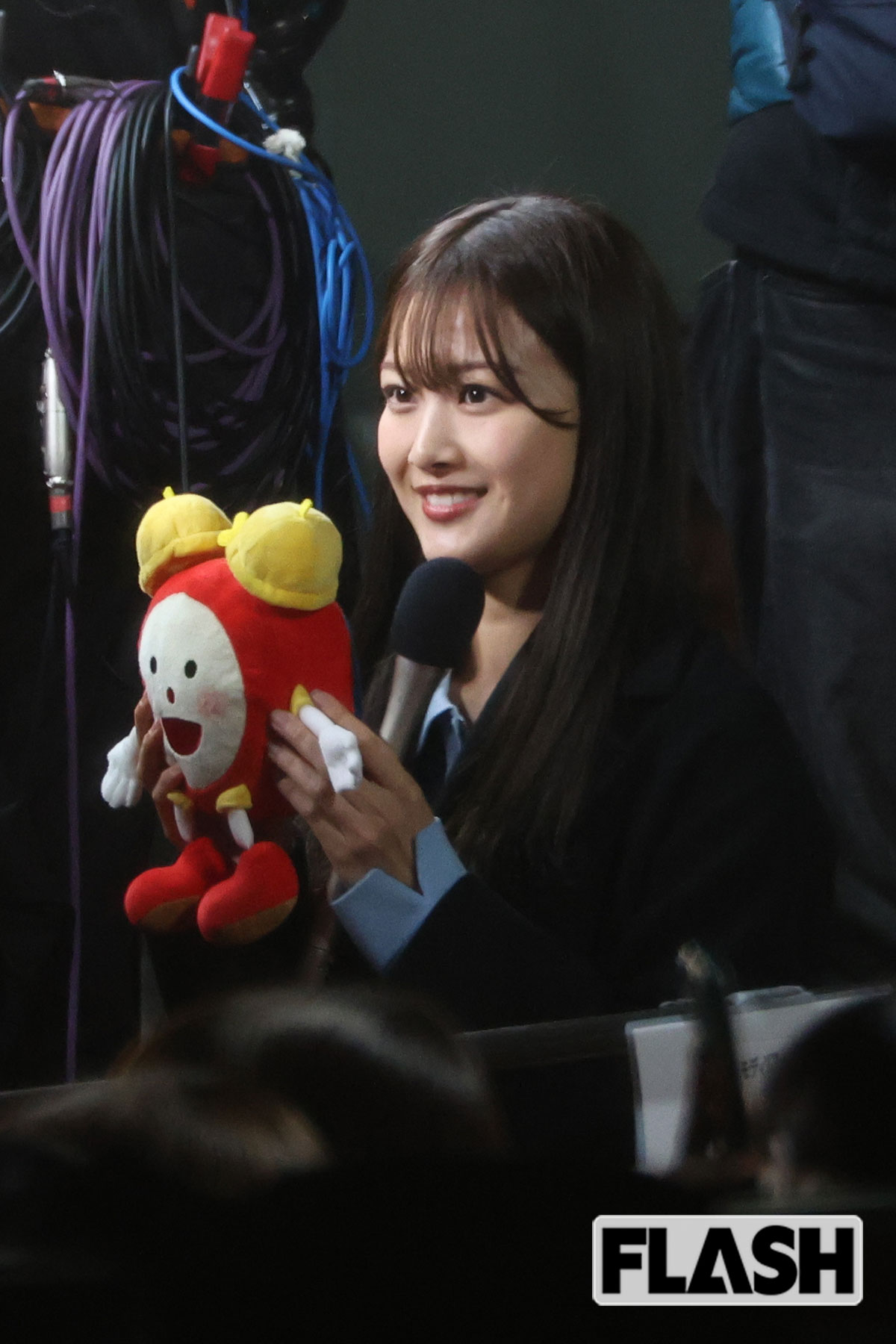 ジョニーデップをインタビューする原田葵アナ