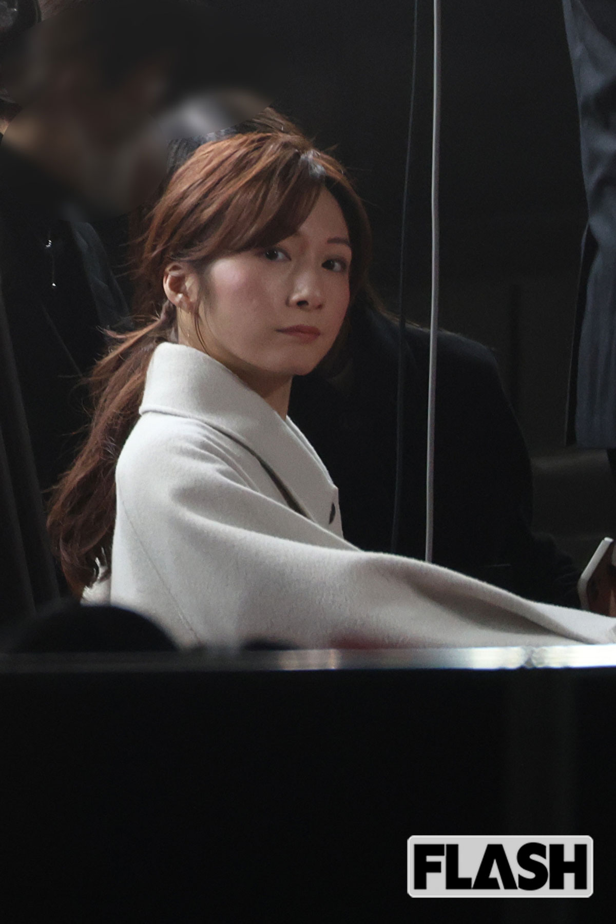 クールな表情の市來玲奈