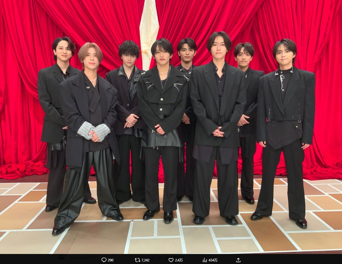 『FNS歌謡祭 第2夜』に登場したtimelesz。菊池風磨の髪型が一変しており話題となった（写真・番組公式Xより）