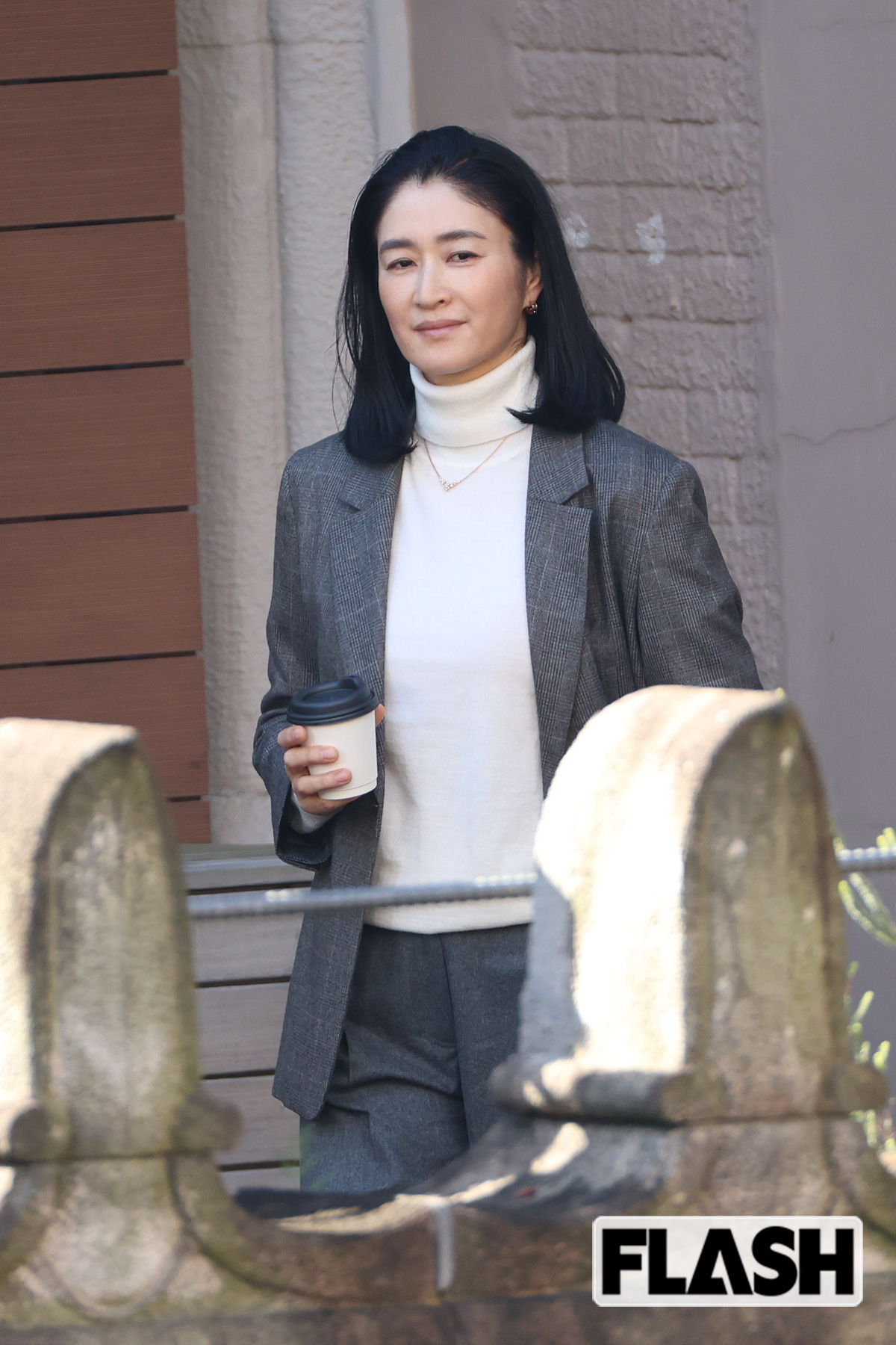 上白石萌歌の上司役を務める小雪