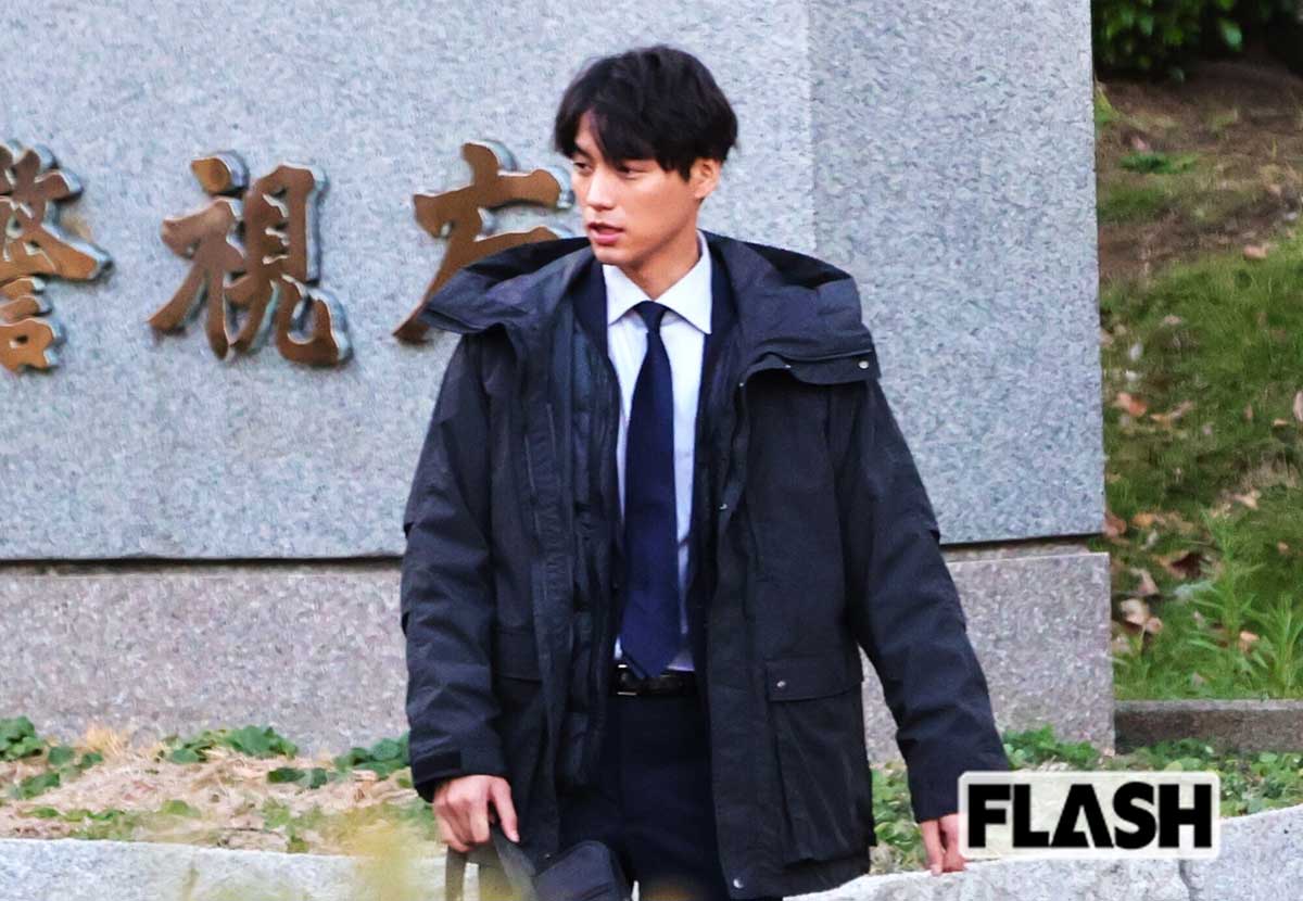 福士蒼汰 警視庁前で見せた「刑事役」ロケ姿 異色の「広報課」が舞台、“アクション俳優”から“演技派”へ変貌