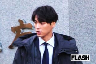 福士蒼汰　警視庁前で見せた「刑事役」ロケ姿　異色の「広報課」が舞台、“アクション俳優”から“演技派”へ変貌