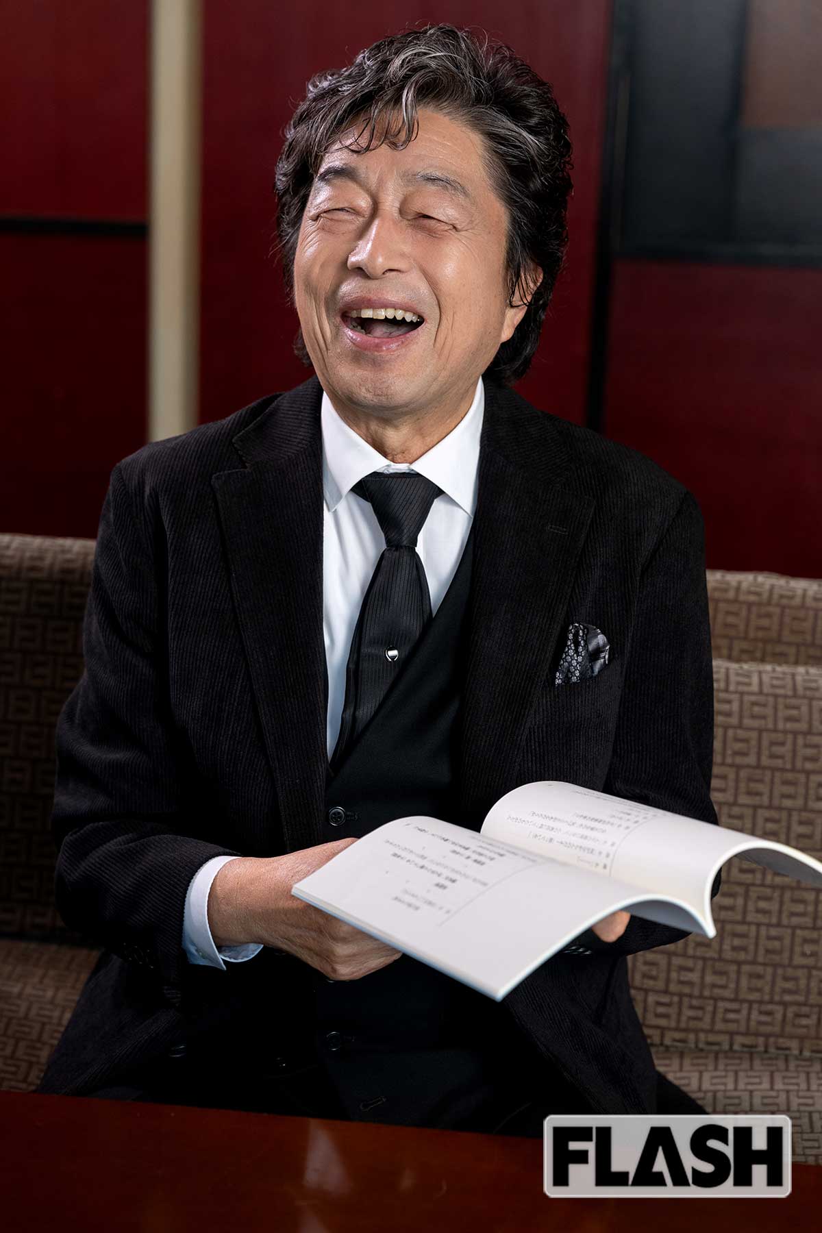 74歳で監督デビューした中村雅俊（写真・福田ヨシツグ）