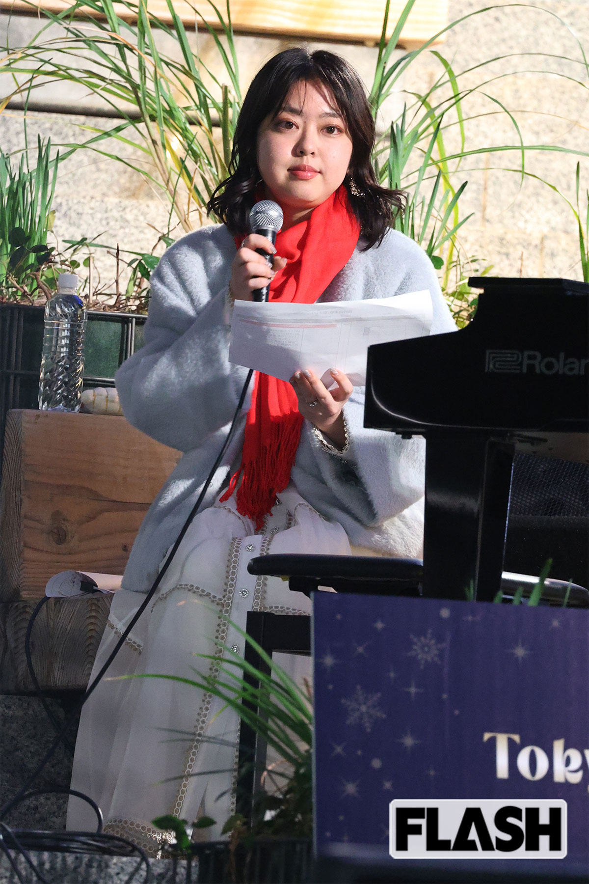 マイクを片手にイベントの進行をする杉原千尋アナ。3日前に結婚を発表したばかりだ