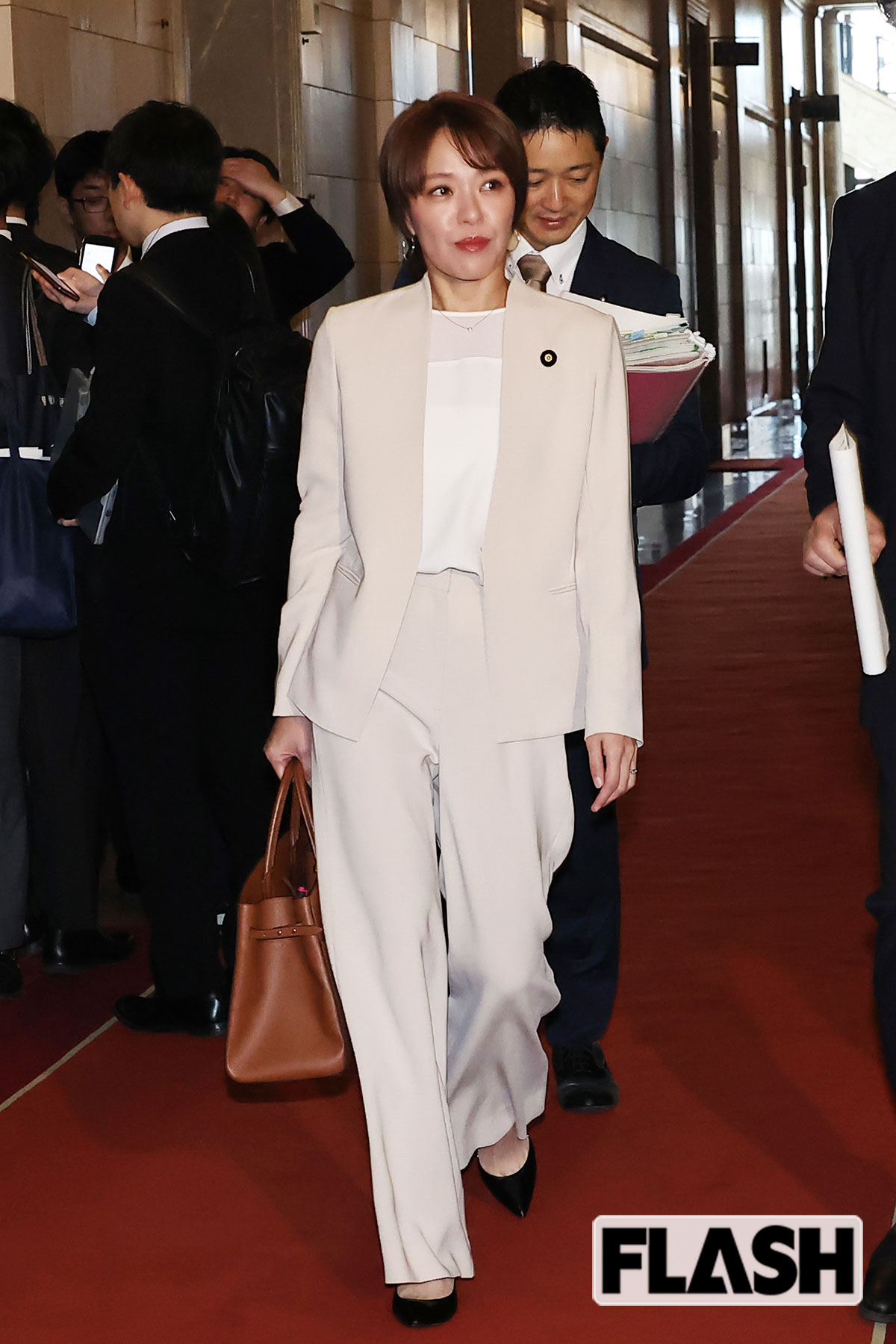 自民・今井絵理子参院議員（42）／おしゃれで子供支援【DeMellier・120,100円】（写真・長谷川 新）