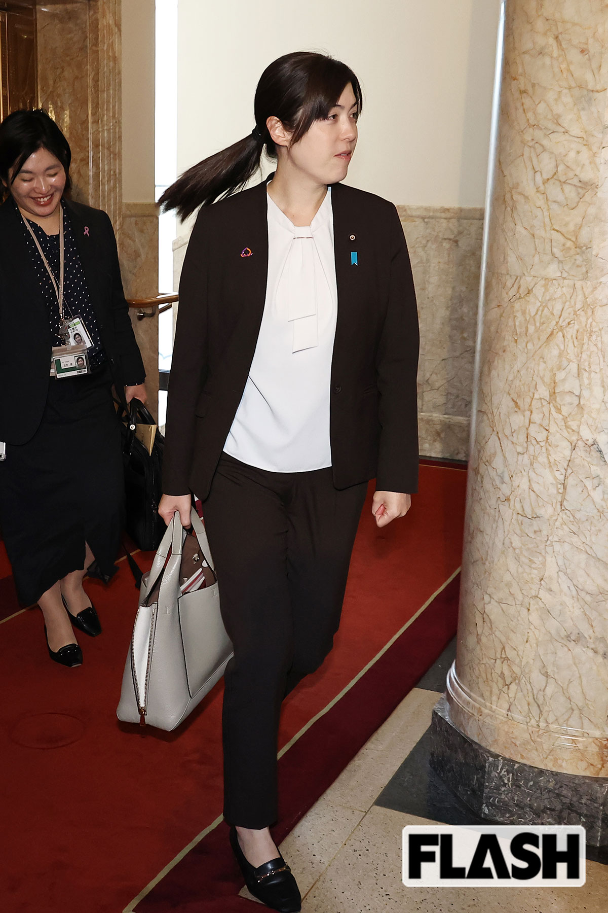 自民・小野田紀美経安相（43）／実用性を重視【FURLA・71,500円】（写真・長谷川 新）