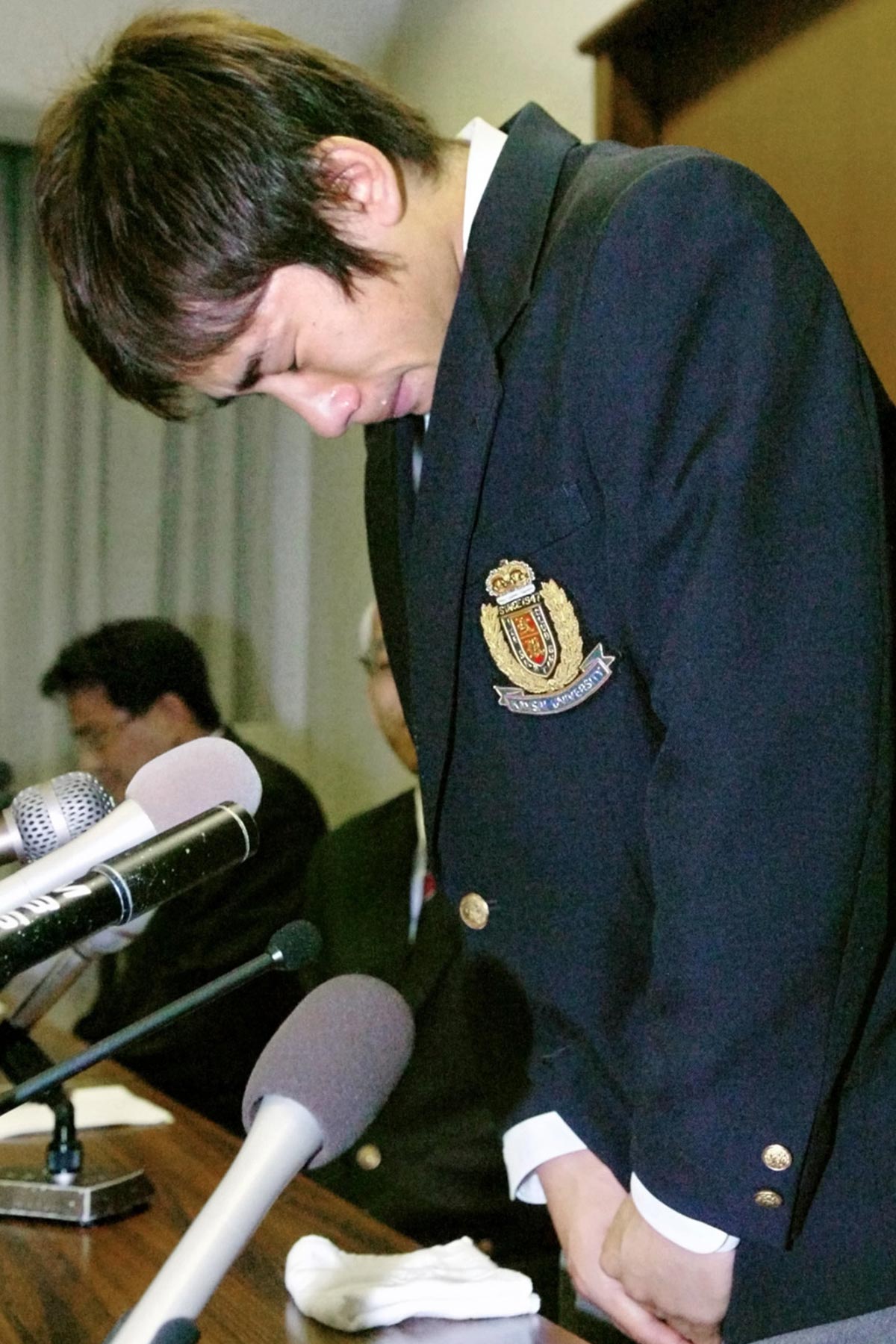学生時代、酒気帯び運転で号泣会見を開いた織田信成（写真・共同通信）