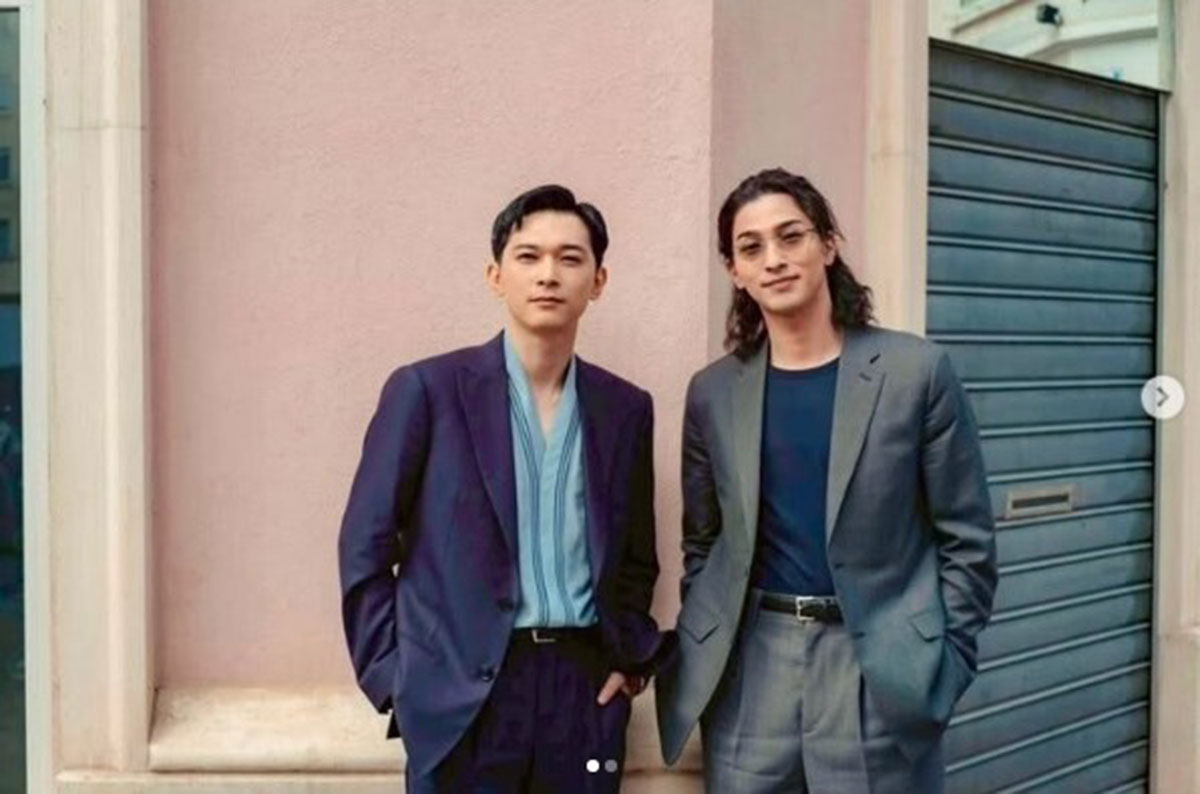 5月21日の吉沢亮のInstagramでは、吉沢（左）と横浜流星のツーショットが掲載された（写真・『吉沢亮　Ryo YoshizawaのInstagram「ryoyoshizawa_staff」より）