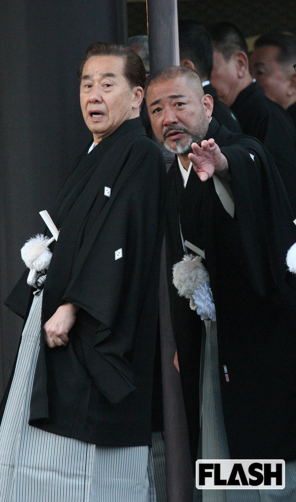 2025年12月13日、「事始め」に紋付袴姿であらわれた弘道会の野内正博会長（右、写真・保坂駱駝）