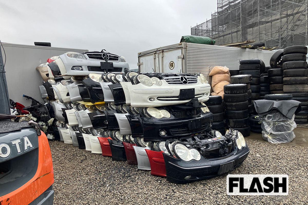 解体された車が積み上げられている千葉県内のヤード（写真提供・加藤久美子氏）