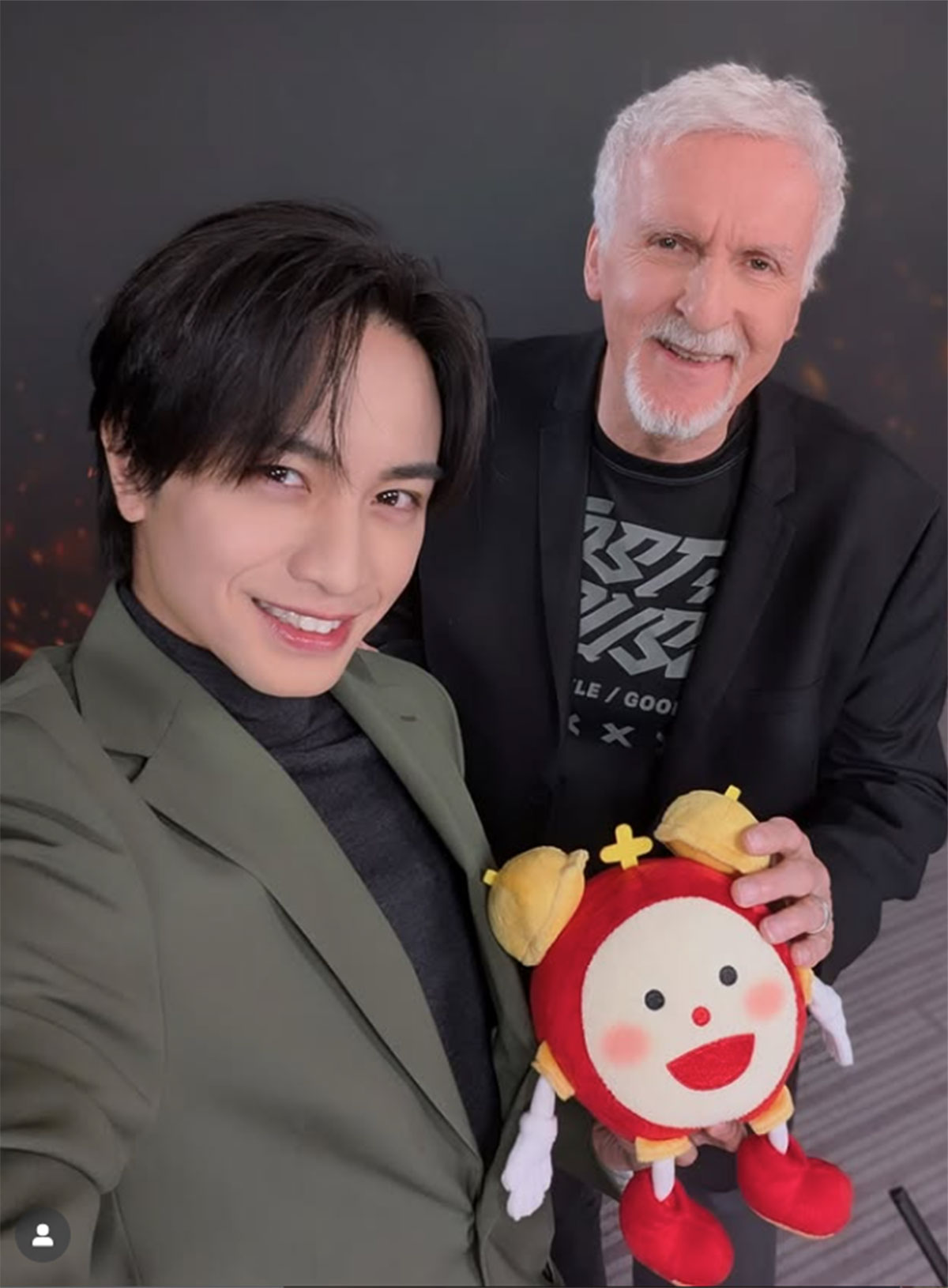 ジェームズ・キャメロン監督と、流暢な英語でのインタビューをこなした中島健人（写真・『中島健人（Kento Nakajima）』のInstagram「kento.nakajima_313」より）