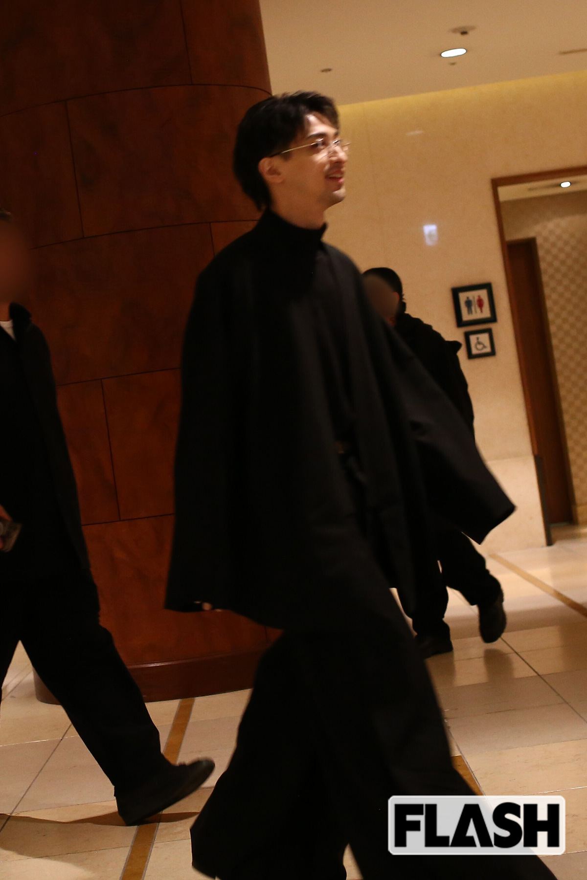 2025年12月16日、映画『国宝』の打ち上げ会場を訪れた横浜流星。打ち上げ会場では終始、笑顔だった（写真・吉田 豊）