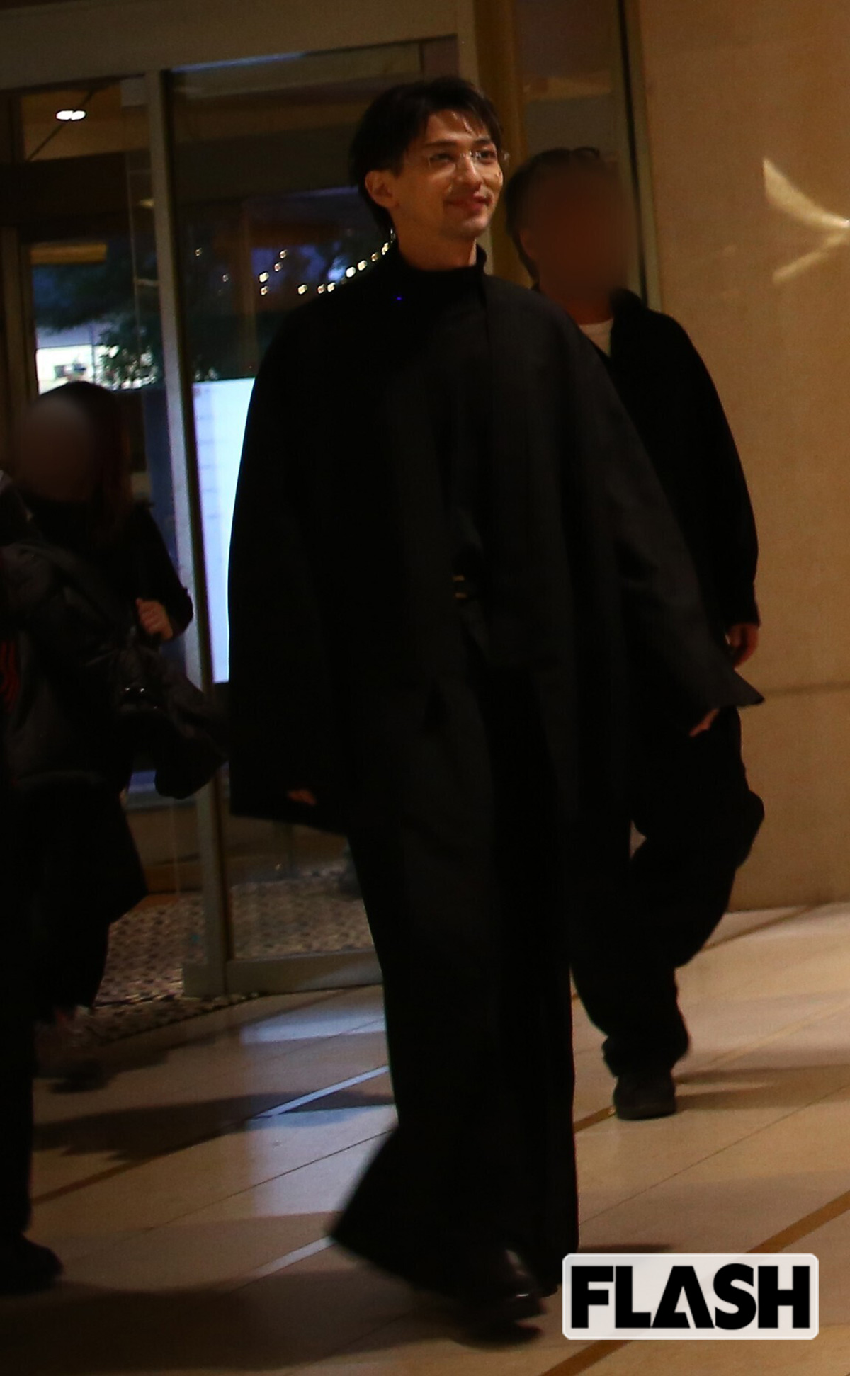 2025年12月16日、映画『国宝』の打ち上げ会場を訪れた横浜流星。打ち上げ会場では終始、笑顔だった（写真・吉田 豊）