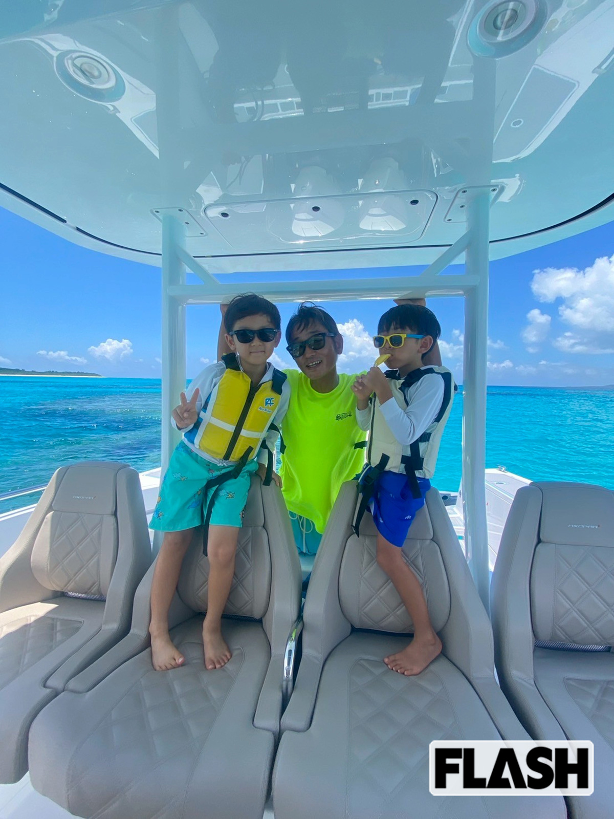 SHINOBUこと宮良忍さん。小学3年、1年の息子と