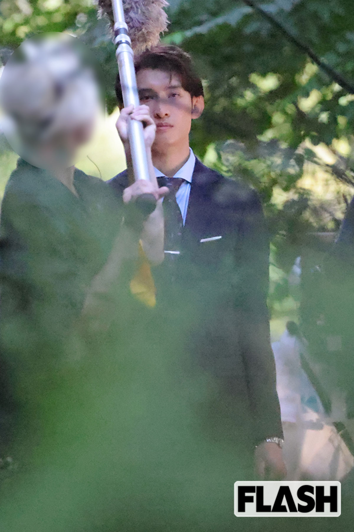 真剣な表情をしていることもあり、疲れた様子のSnow Man・向井康二