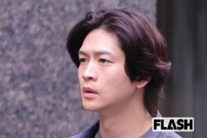 松下洸平、茶髪ロングヘアへの“激変”姿　次回大河ドラマ撮影の合間に挑む新…