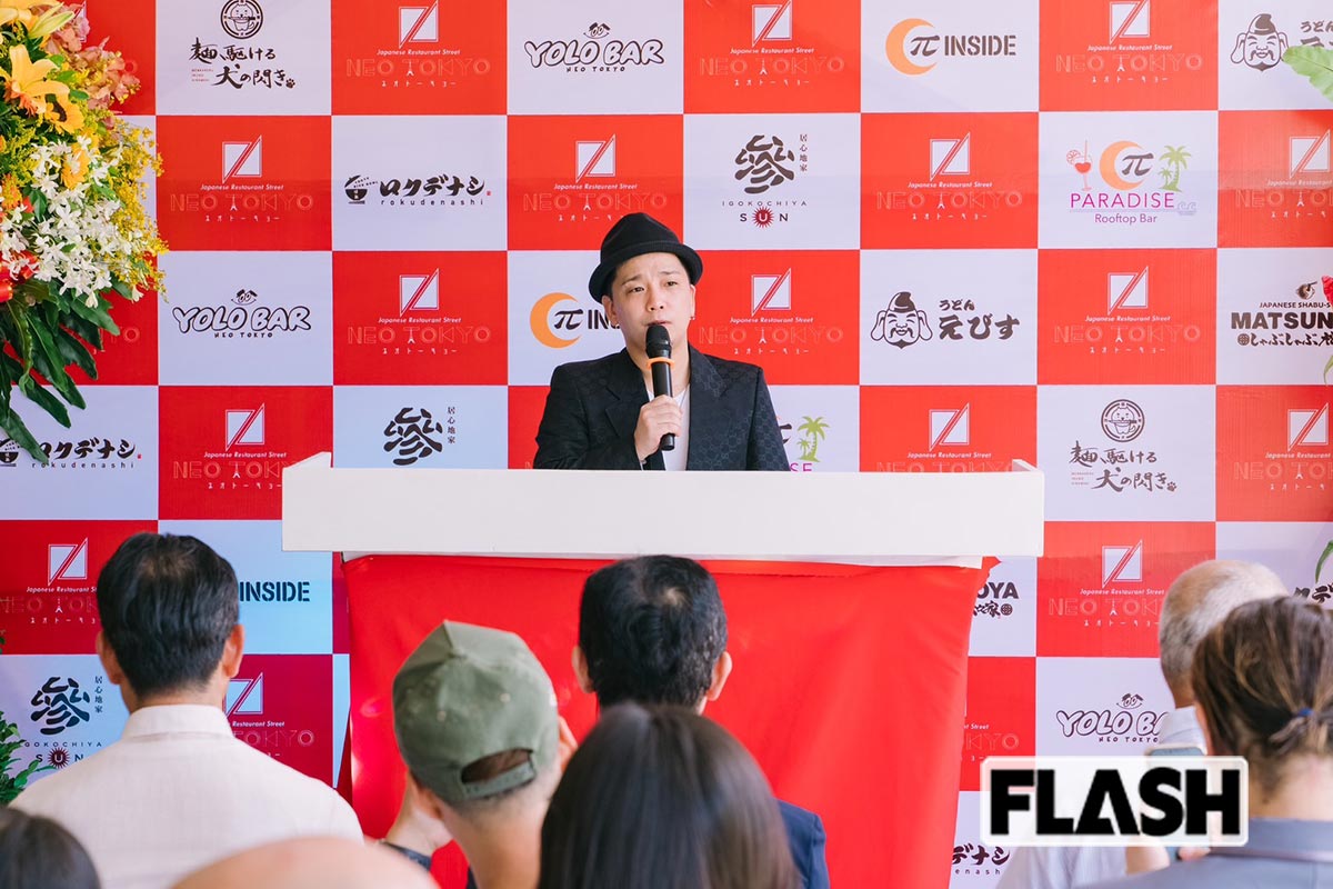 自身もプロデュースに携わったセブ島初の日本人街「NEO TOKYO（ネオトーキョー）」のオープニングレセプションであいさつをするSHOGO