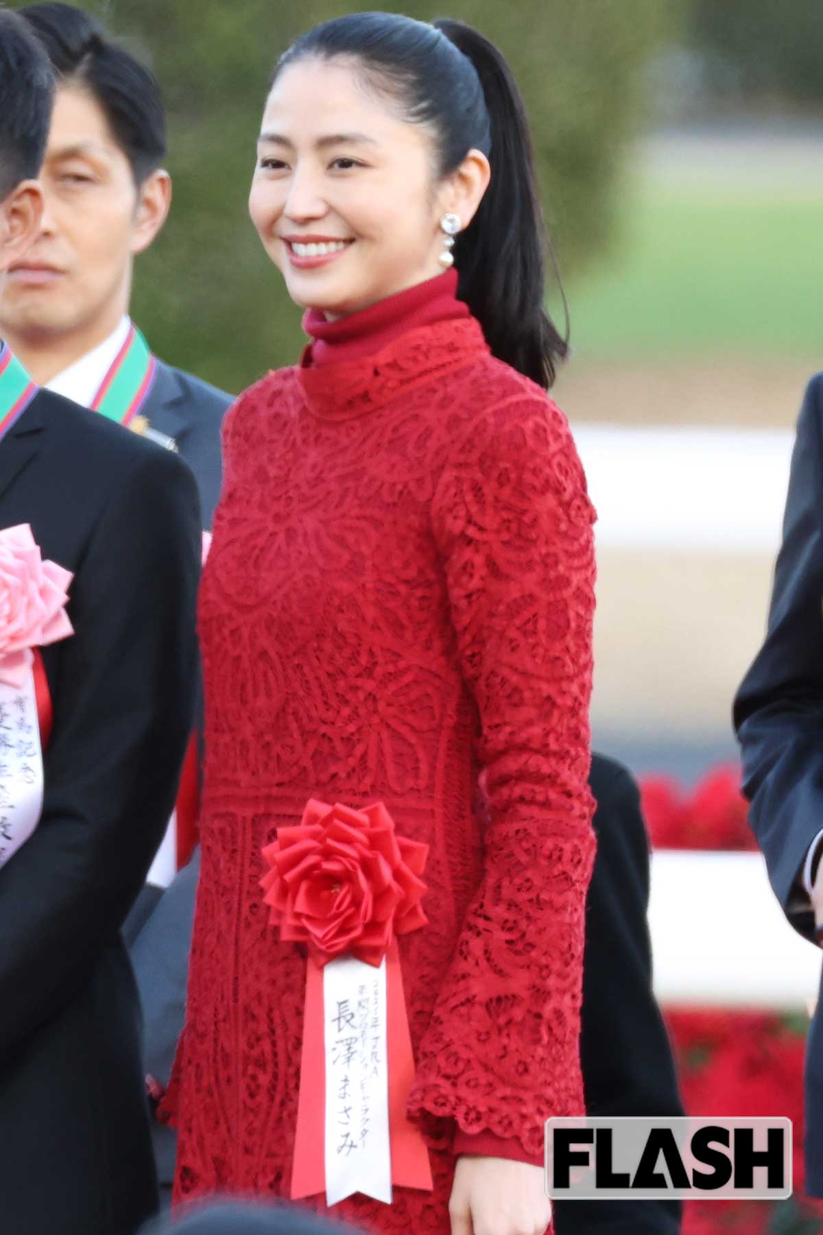 笑顔で登壇する長澤まさみ